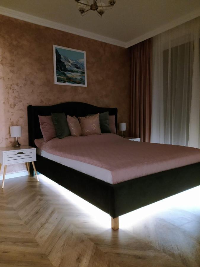 Ultracentral Pathfinder Apartment *